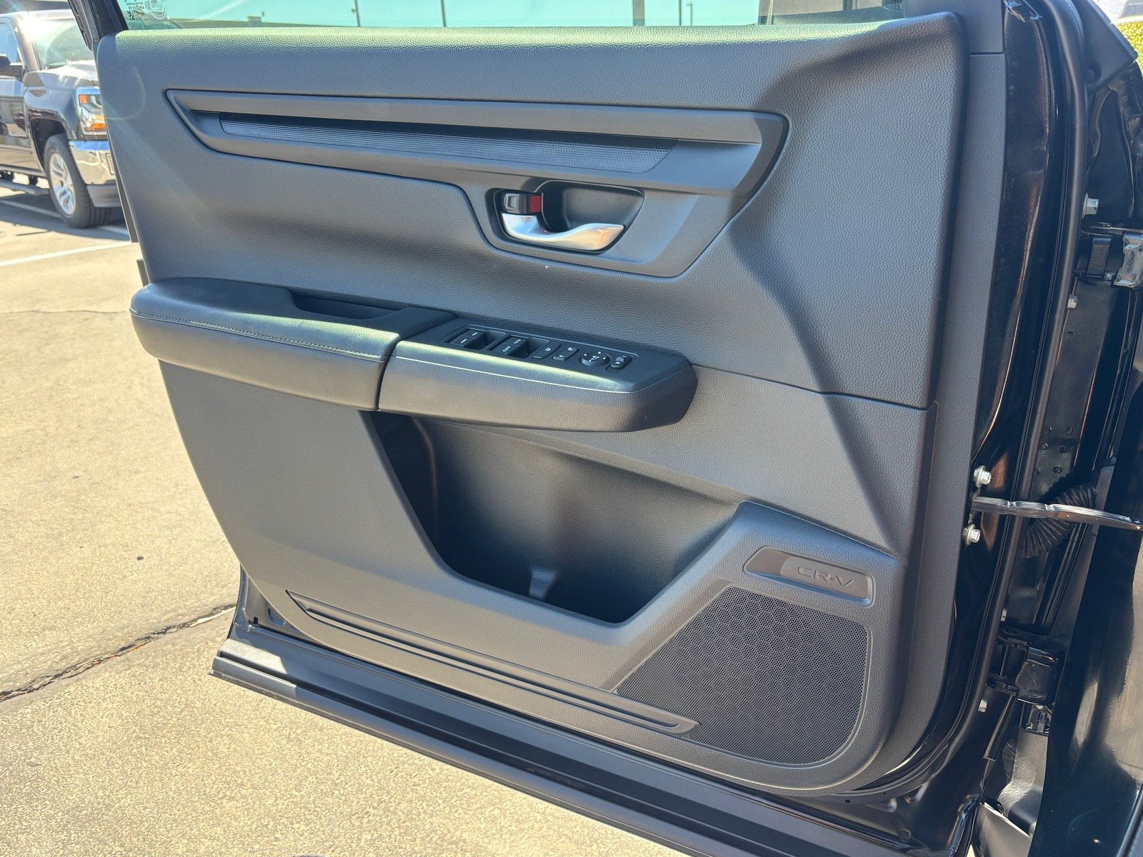Used 2025 Honda CR-V EX image 11