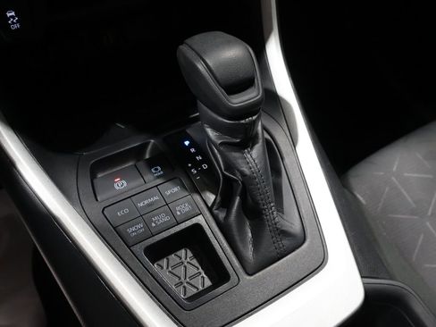 Used 2024 Toyota RAV4 XLE image 32