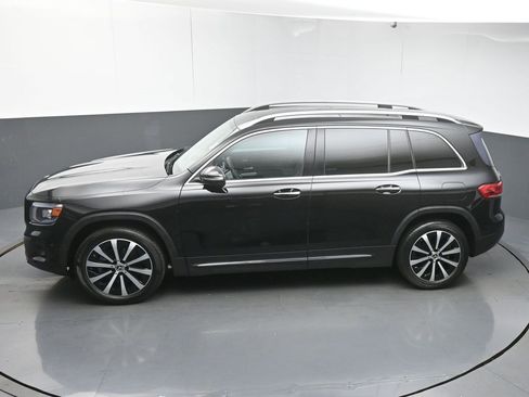 Used 2020 Mercedes-Benz GLB 250 w/ Premium Package image 22