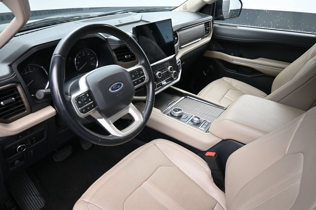 Used 2024 Ford Expedition Limited AWD/4WD image 19