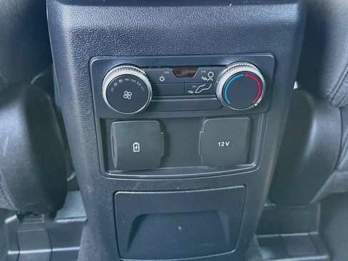 Used 2022 Ford Explorer XLT AWD/4WD image 23