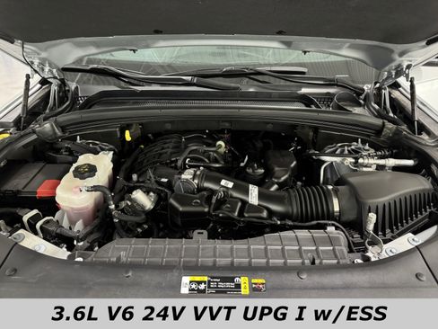 Used 2024 Jeep Grand Cherokee Laredo w/ MOPAR Finishing Package image 12