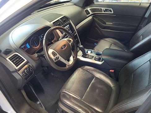 Used 2014 Ford Explorer Sport w/ Equipment Group 401A image 7