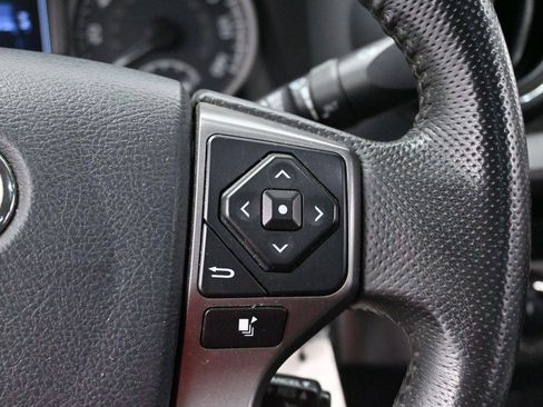 Used 2017 Toyota Tacoma SR5 w/ Tow Package AWD/4WD image 17