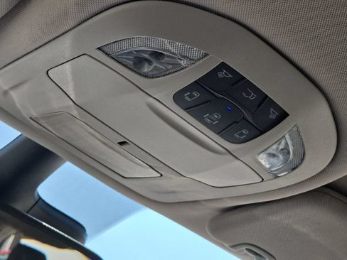 Certified 2023 Chrysler Pacifica Touring-L FWD image 30