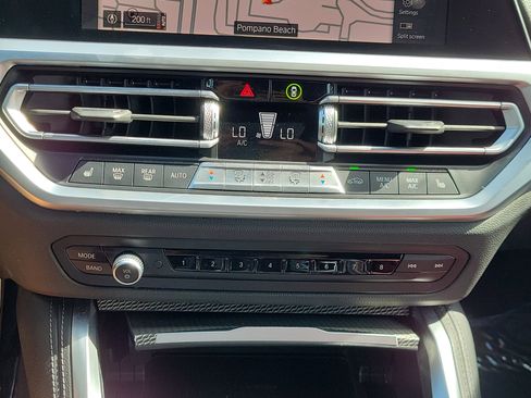 Used 2021 BMW M440i Convertible w/ Premium Package RWD image 25