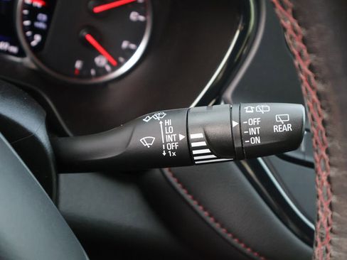 Used 2021 Chevrolet Blazer RS w/ Enhanced Convenience Package image 39