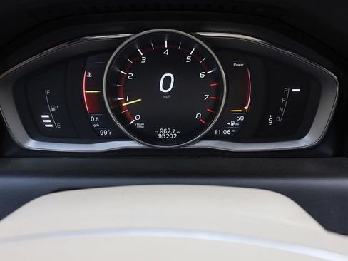 Used 2015 Volvo XC60 T6 w/ Proximity Package AWD/4WD image 12