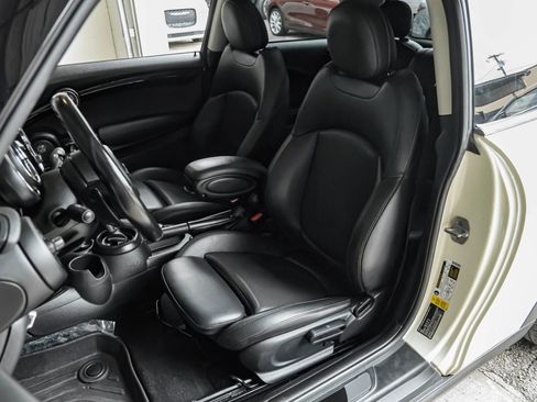 Used 2019 MINI Cooper S w/ Premium Package image 28