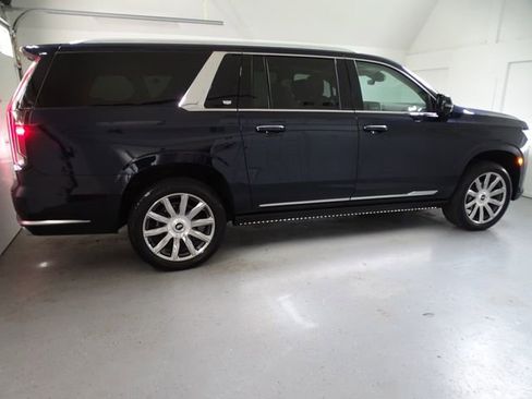Certified 2024 Cadillac Escalade ESV Premium Luxury Platinum w/ LPO, Floor Liner Package AWD/4WD image 27