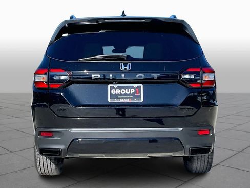 New 2026 Honda Pilot Sport image 4