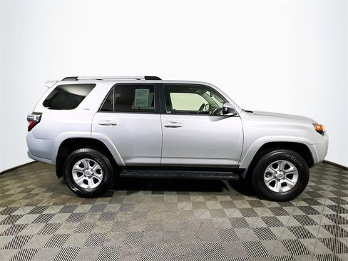 Certified 2021 Toyota 4Runner SR5 image 9