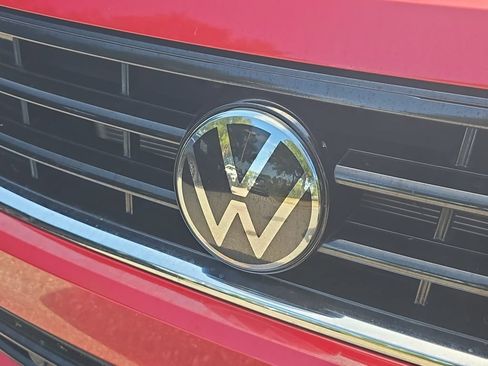 Certified 2024 Volkswagen Tiguan SE R-Line AWD/4WD image 11