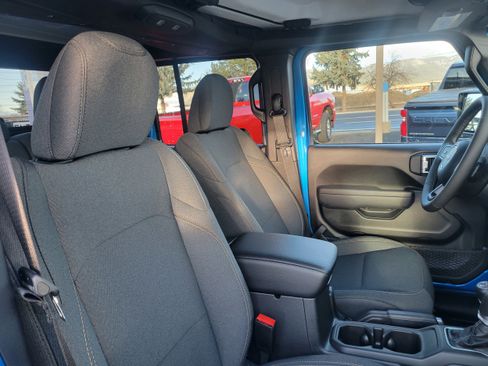 New 2026 Jeep Gladiator Sport image 19