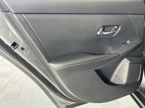 Used 2023 Nissan Sentra SV image 30