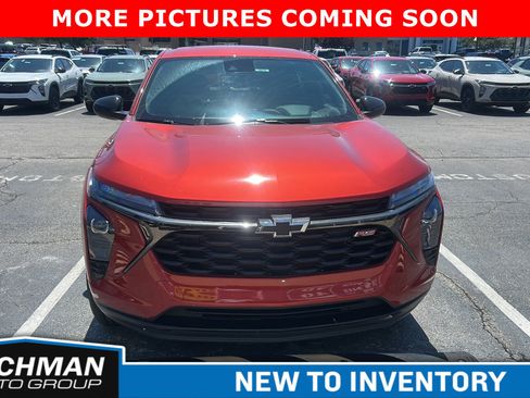 Used 2024 Chevrolet Trax RS FWD image 3