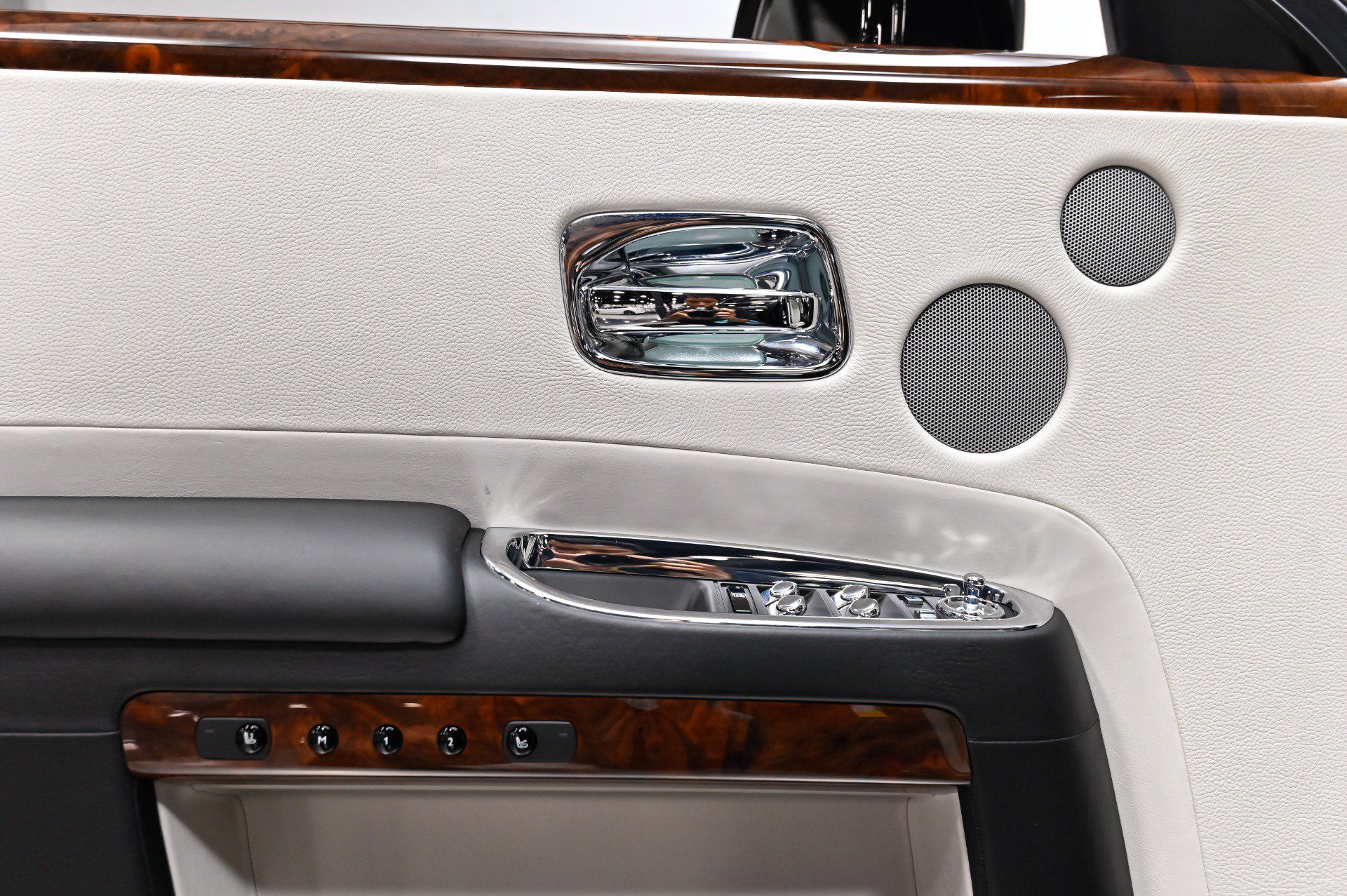Used 2012 Rolls-Royce Ghost RWD image 8