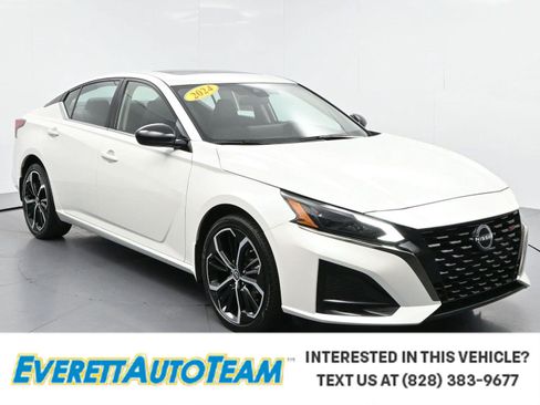 Used 2024 Nissan Altima 2.5 SR w/ SR Premium Package AWD/4WD image 1