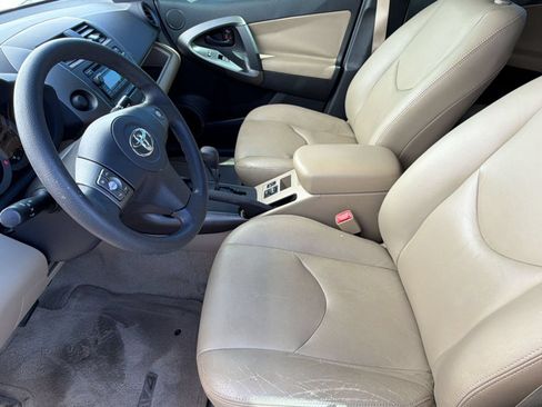 Used 2012 Toyota RAV4 FWD image 5