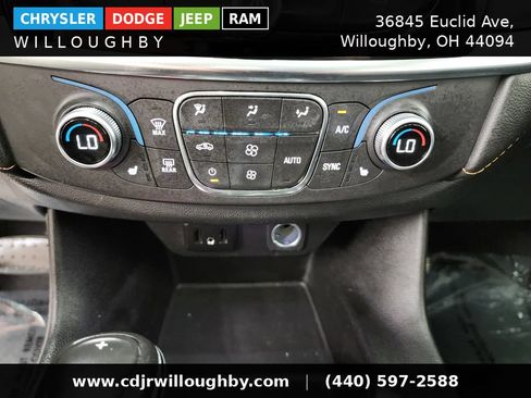 Used 2019 Chevrolet Traverse LT w/ LT Premium Package AWD/4WD image 25