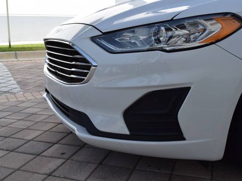 Used 2020 Ford Fusion SE FWD image 15