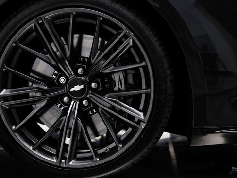 Used 2018 Chevrolet Camaro ZL1 RWD image 81