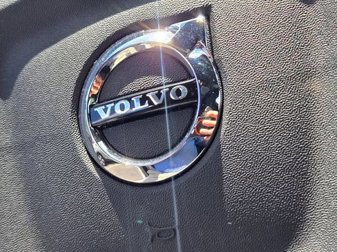 Certified 2025 Volvo XC90 T8 Plus w/ Protection Package Premier AWD/4WD image 16