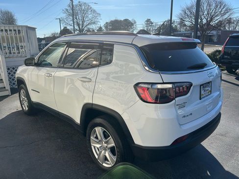 Used 2022 Jeep Compass Latitude image 5