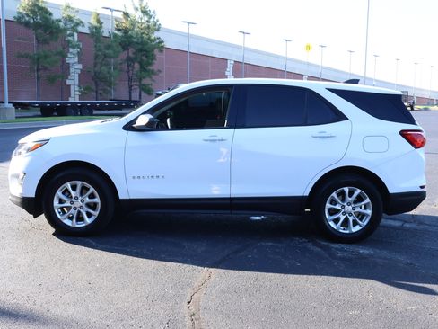 Used 2018 Chevrolet Equinox LS FWD image 24
