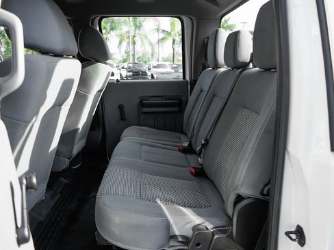 Used 2015 Ford F250 XL w/ Camper Package image 28