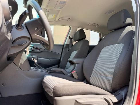 Used 2019 Hyundai Kona SE FWD image 28
