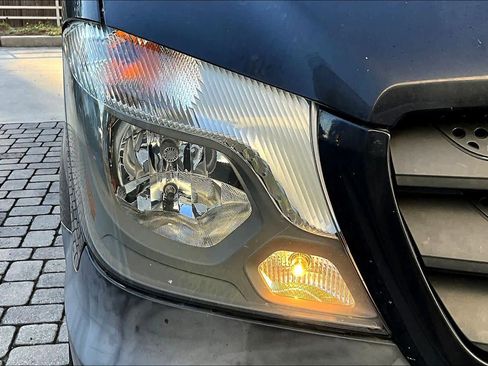 Used 2016 Mercedes-Benz Sprinter 2500 image 24