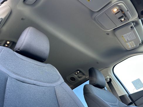 New 2026 Ford Explorer Active image 15