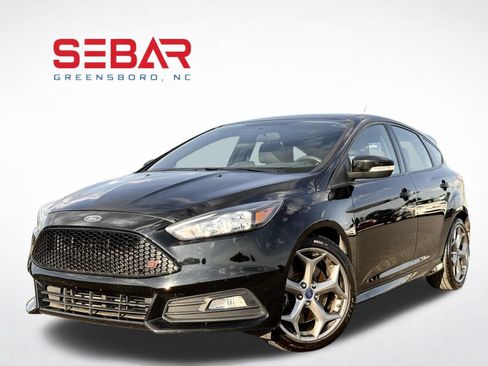 Used 2018 Ford Focus ST FWD image 1