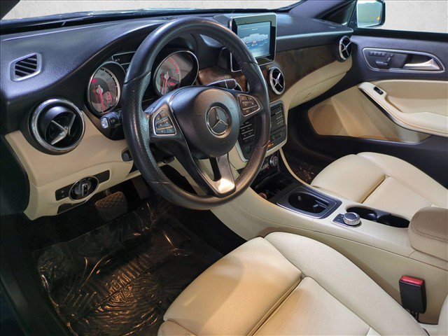 Used 2017 Mercedes-Benz GLA 250 image 10