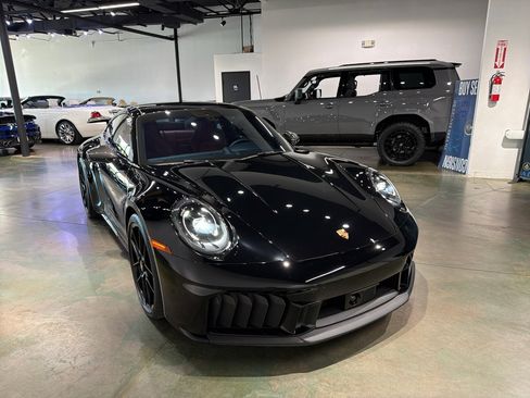 Used 2025 Porsche 911 GTS image 15