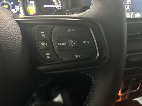 Used 2024 Jeep Wrangler Unlimited Rubicon 4xe AWD/4WD image 16