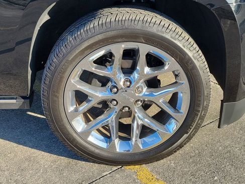 Used 2020 GMC Yukon Denali w/ Denali Premium Package image 8