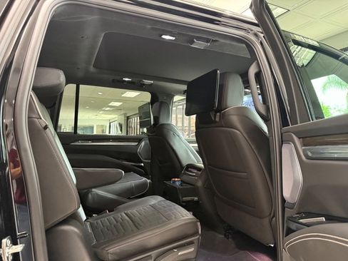 Used 2026 Cadillac Escalade ESV Platinum Sport w/ LPO, ONYX Package AWD/4WD image 15