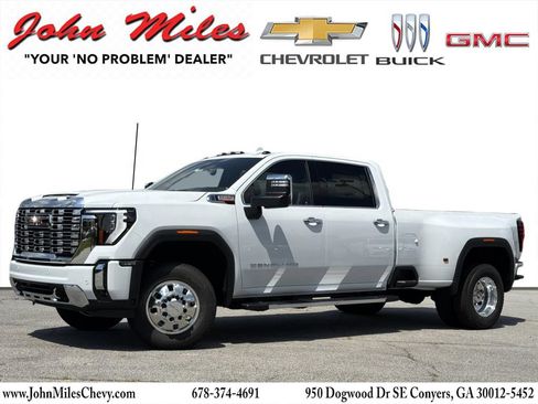 New 2026 GMC Sierra 3500 Denali w/ Denali Reserve Package AWD/4WD image 1