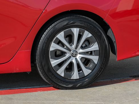 Used 2021 Toyota Prius Prime XLE image 51