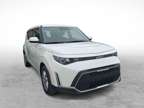 New 2025 Kia Soul LX w/ LX Technology Package image 3