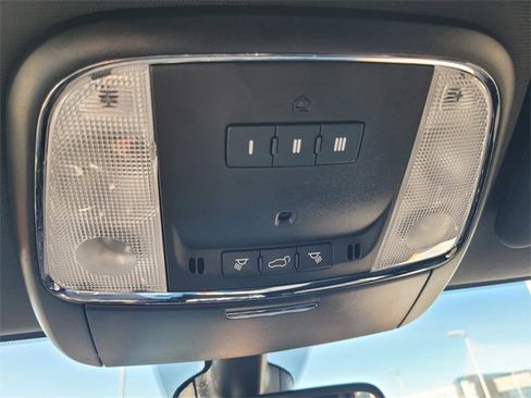 Used 2022 Jeep Grand Cherokee Laredo X image 22