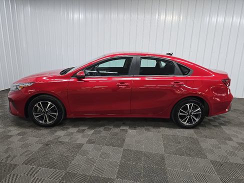 Used 2023 Kia Forte LXS w/ LXS Technology Package FWD image 5