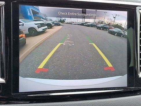 Used 2023 Chrysler Pacifica Touring-L FWD image 20