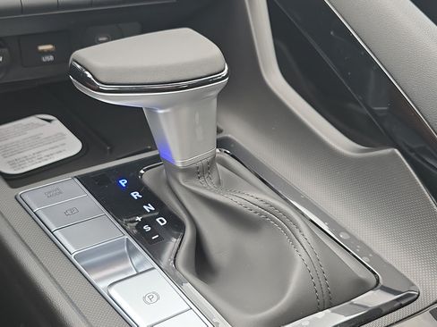 New 2026 Hyundai Elantra Limited FWD image 22