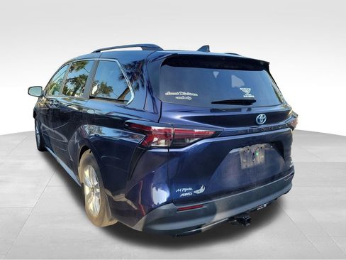 Used 2024 Toyota Sienna XLE w/ XLE Plus Package AWD/4WD image 15