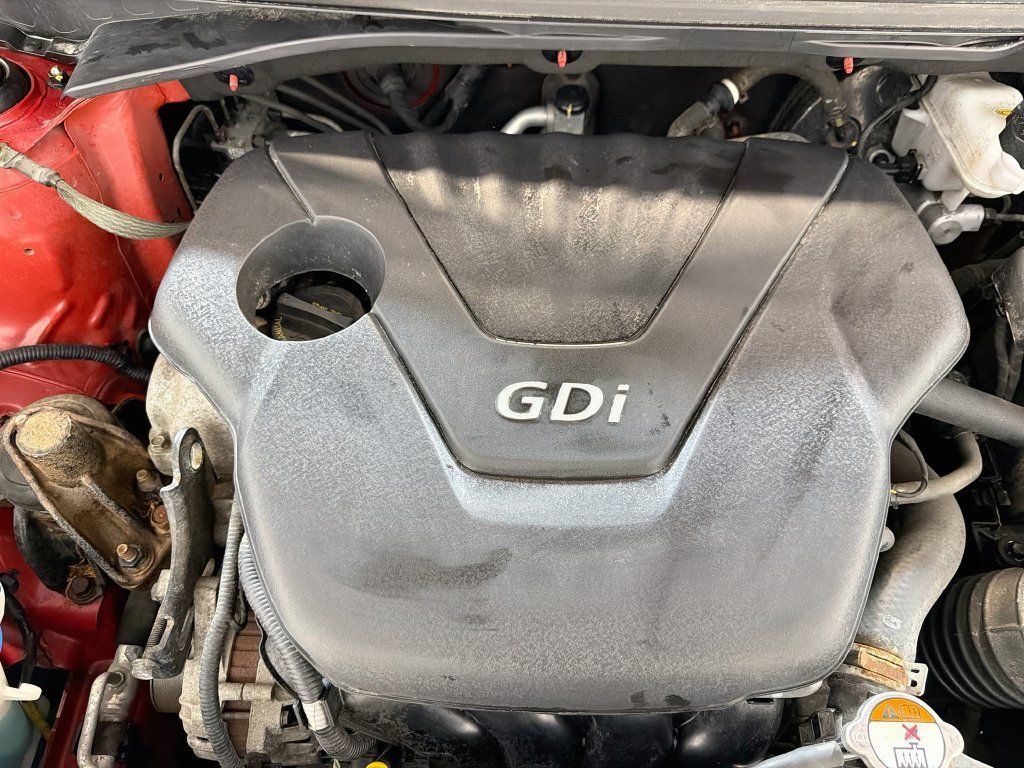 Used 2016 Hyundai Veloster FWD image 17