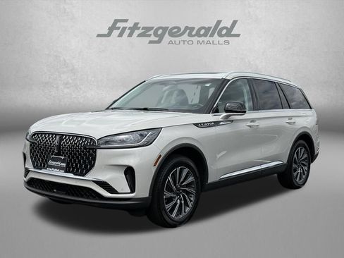 Used 2025 Lincoln Aviator AWD w/ Equipment Group 101A image 2