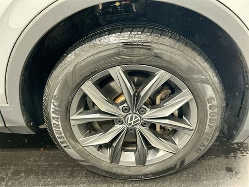 Used 2022 Volkswagen Tiguan SE image 8